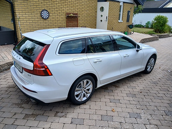 Volvo V60 3 of 9