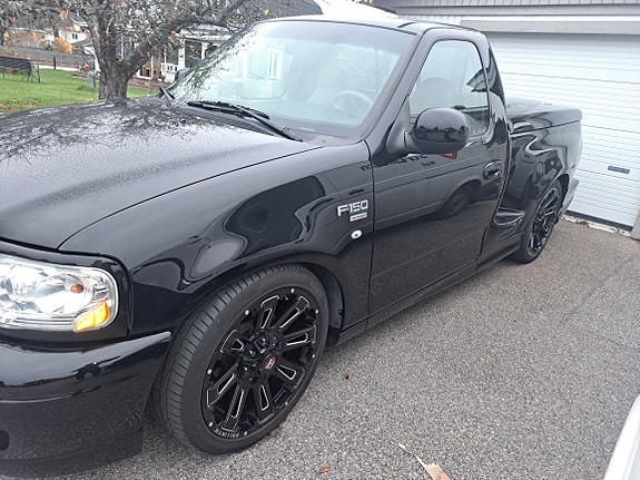 Ford F-150 2 of 9