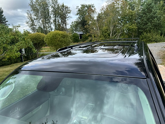 Cadillac Escalade 17 of 30