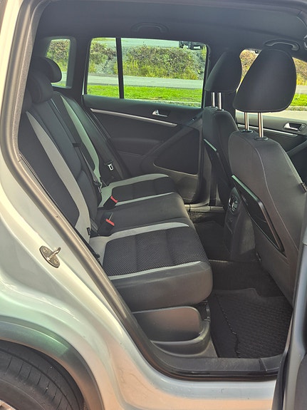Volkswagen Tiguan 10 of 16