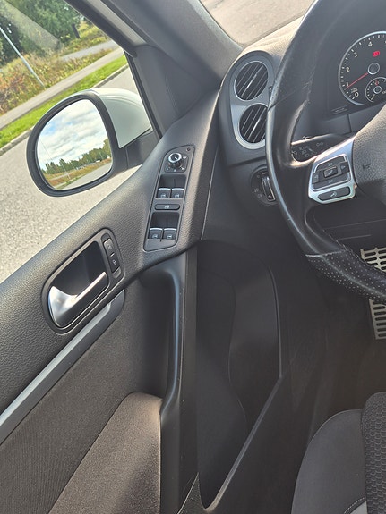 Volkswagen Tiguan 8 of 16