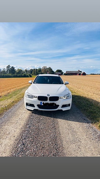 BMW 320i 4 of 22