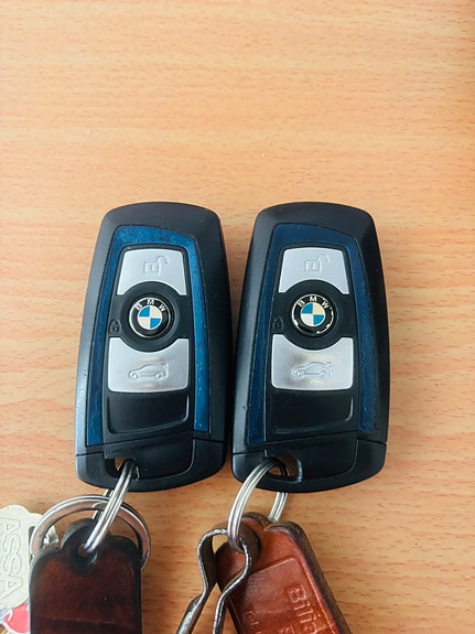 BMW 320i 22 of 22