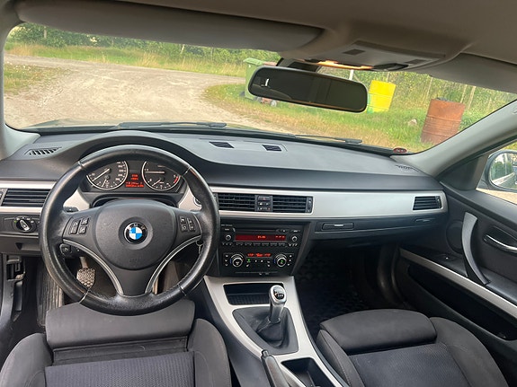 BMW 320d 5 of 5