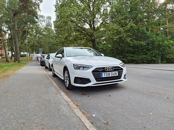 Audi A4 3 of 9