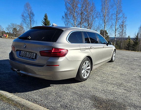 BMW 520d 4 of 30