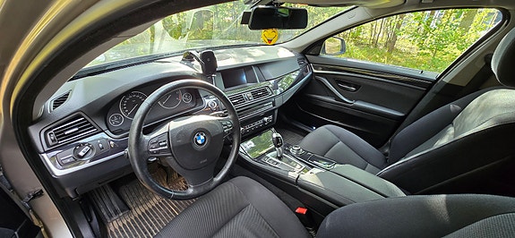 BMW 520d 8 of 30