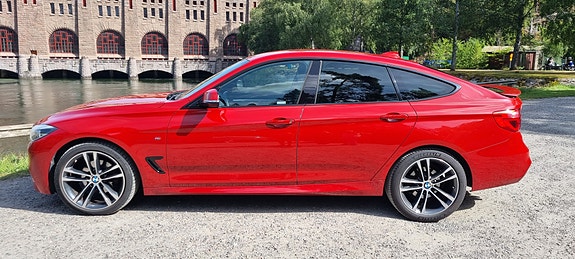 BMW 320d 2 of 7