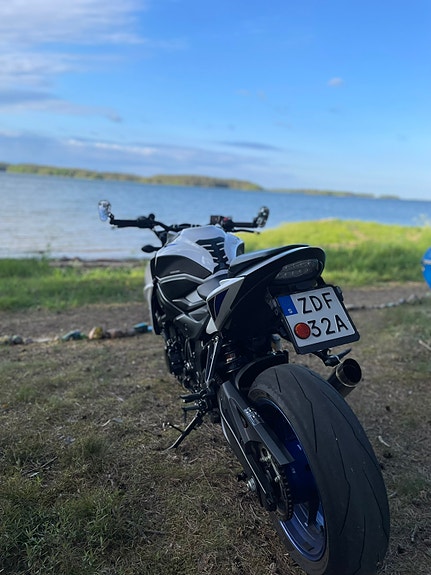 Suzuki GSX-S750Z 2 of 5