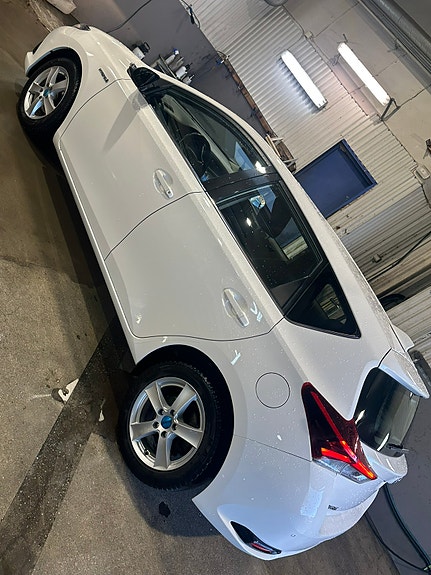 Toyota Auris 4 of 6
