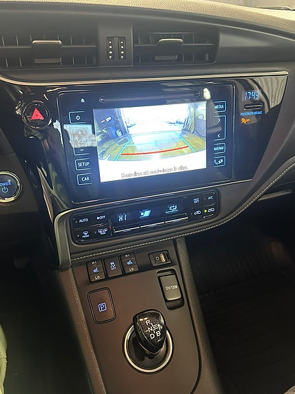 Toyota Auris 5 of 6