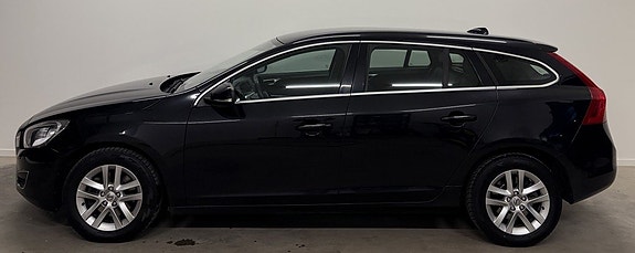 Volvo V60 2 of 10