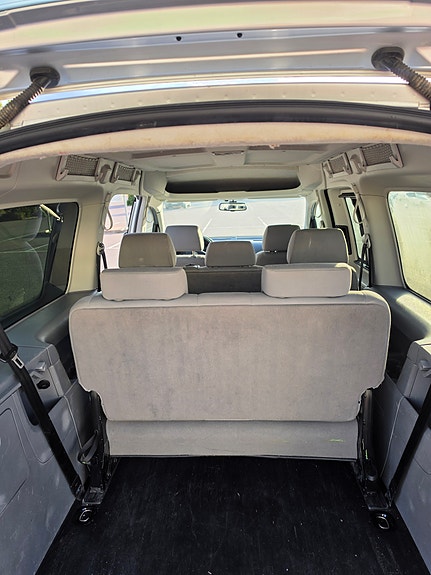 Volkswagen Caddy Maxi 9 of 9