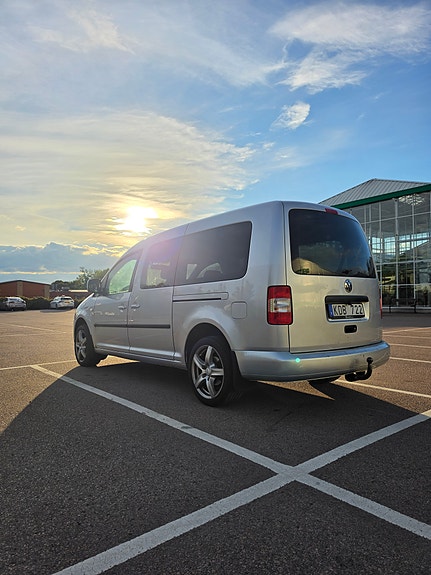 Volkswagen Caddy Maxi 4 of 9