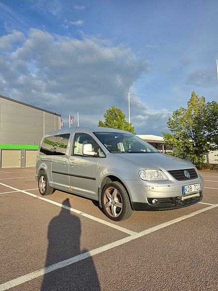Volkswagen Caddy Maxi 2 of 9