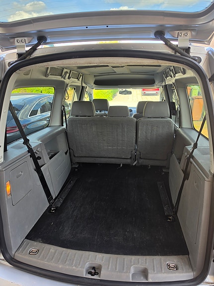 Volkswagen Caddy Maxi 7 of 9
