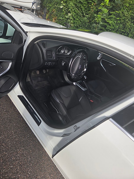 Volvo V40 4 of 6