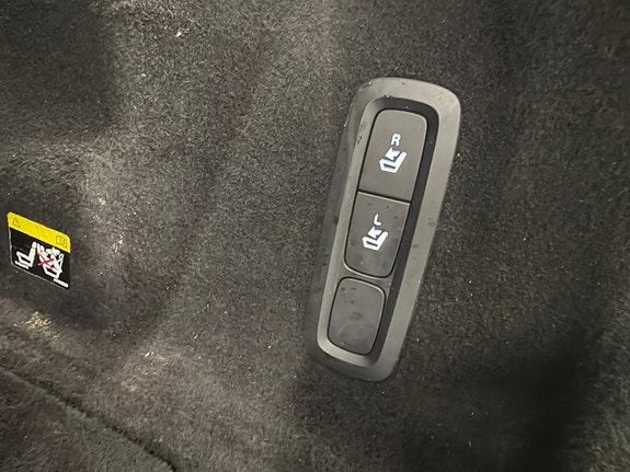 Volvo XC60 13 of 16