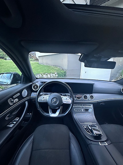 Mercedes-Benz E220 5 of 8