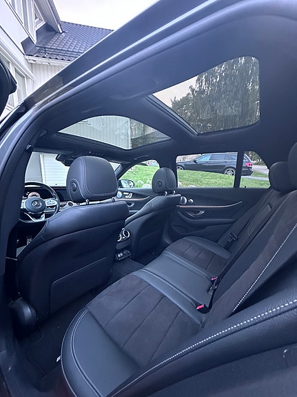 Mercedes-Benz E220 6 of 8