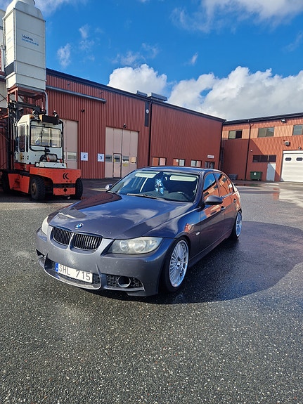 BMW 320d 3 of 6