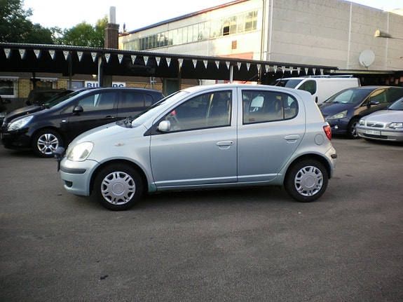 Toyota Yaris 5 of 11