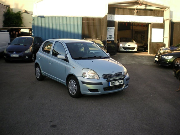 Toyota Yaris 11 of 11