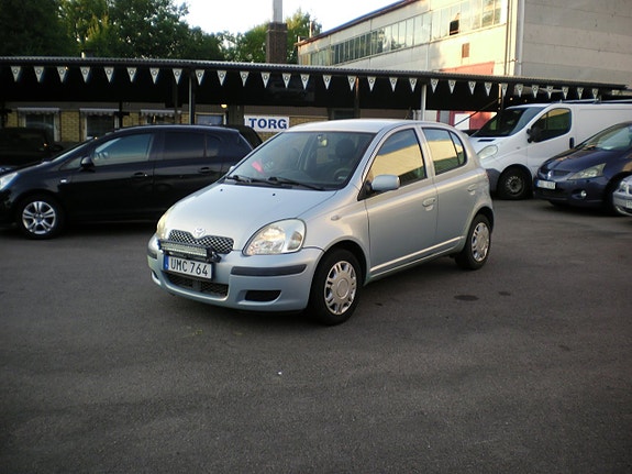 Toyota Yaris 10 of 11