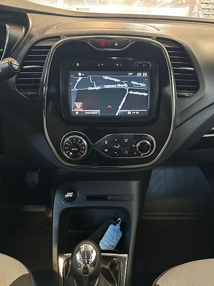 Renault Captur 14 of 22
