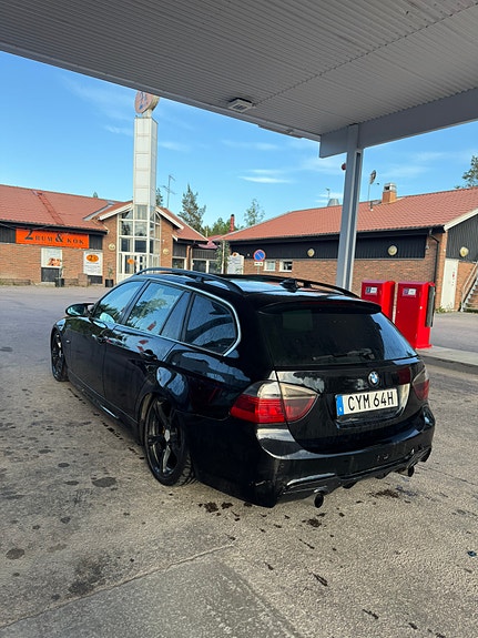 BMW 335d 4 of 7