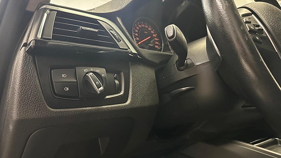 BMW 320d 13 of 30