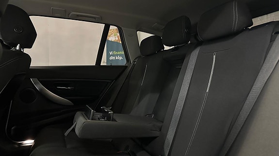 BMW 320d 15 of 30