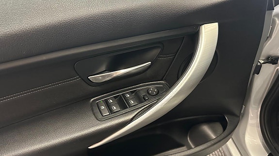 BMW 320d 11 of 30