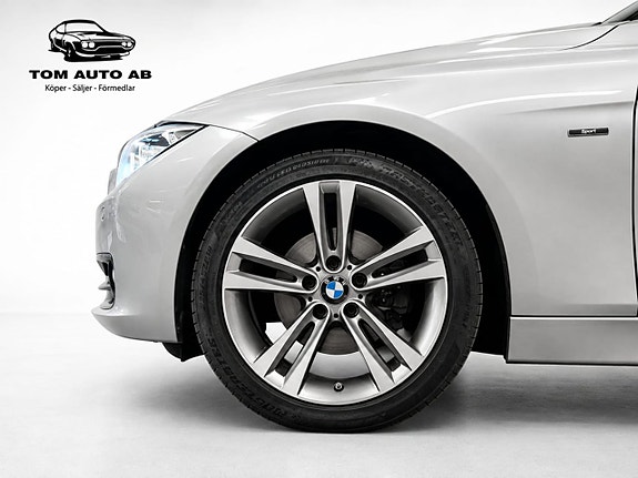 BMW 320d 3 of 30