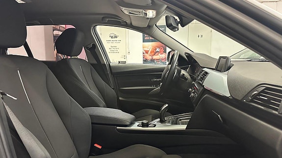 BMW 320d 17 of 30