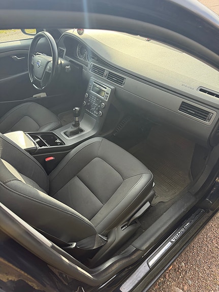 Volvo V70 10 of 13