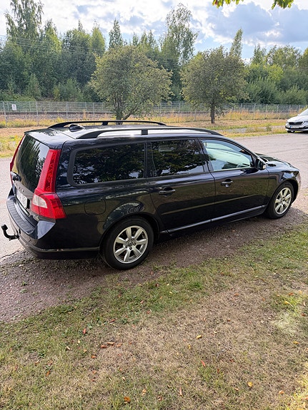 Volvo V70 4 of 13
