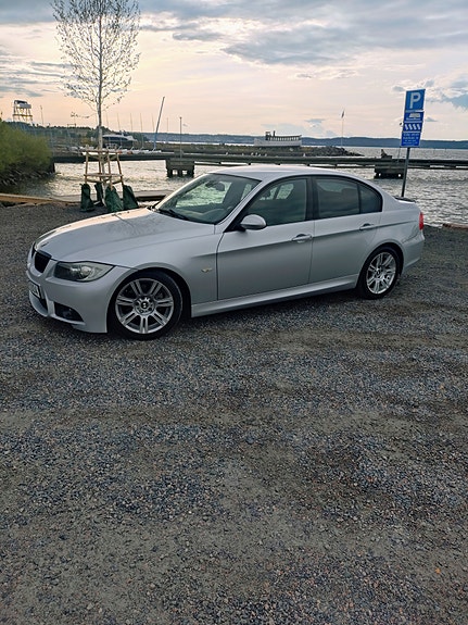 BMW 325i 2 of 6