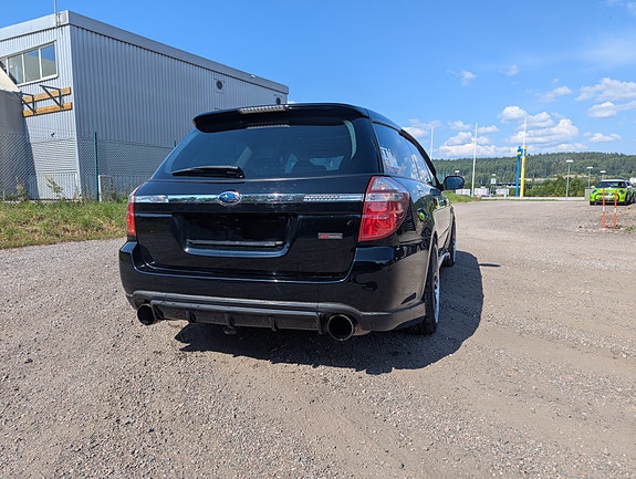 Subaru Legacy 3 of 6