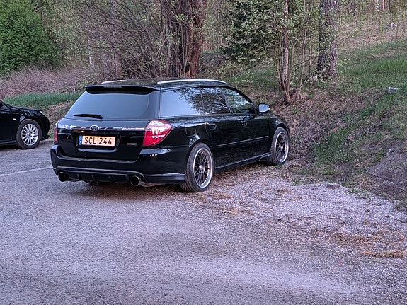 Subaru Legacy 5 of 6