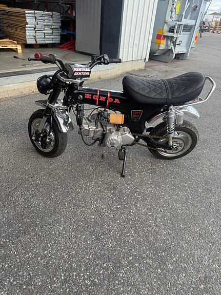 Honda Dax 2 of 4