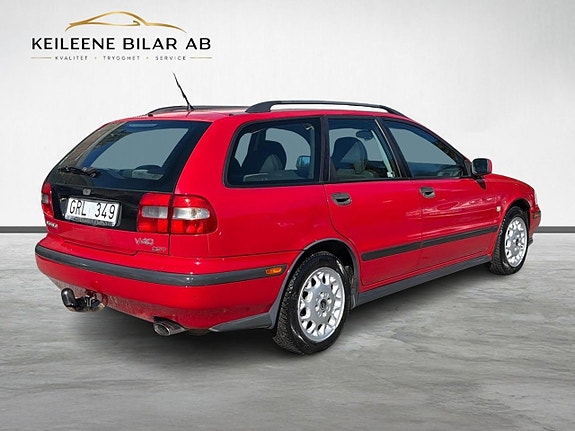 Volvo V40 8 of 23
