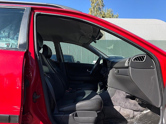 Volvo V40 16 of 23