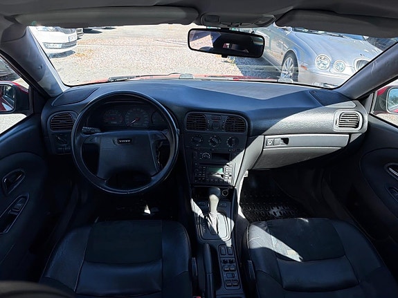 Volvo V40 14 of 23