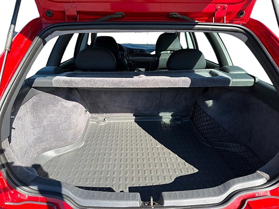 Volvo V40 11 of 23