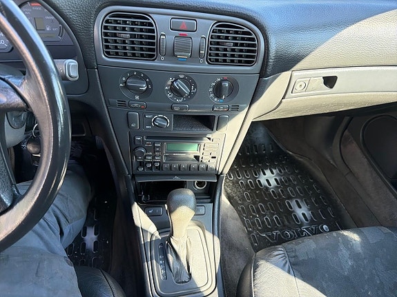 Volvo V40 13 of 23