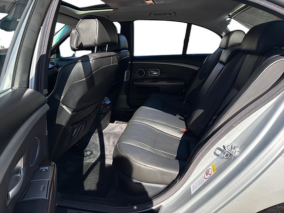 BMW 750Li 10 of 30