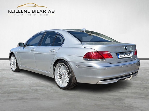 BMW 750Li 17 of 30