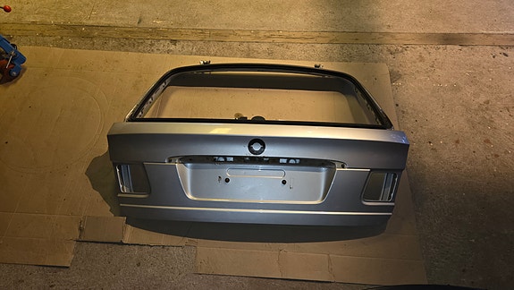 BMW 320i 17 of 17