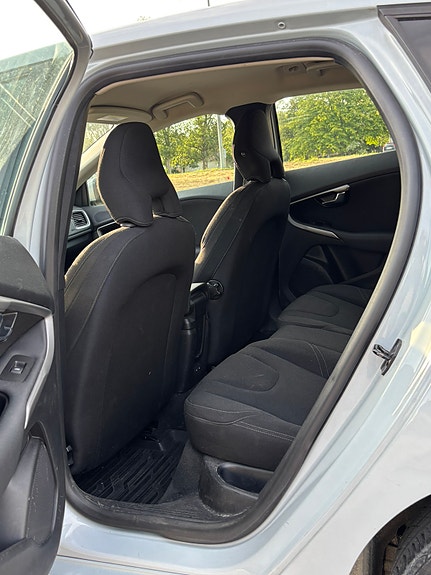 Volvo V40 12 of 15